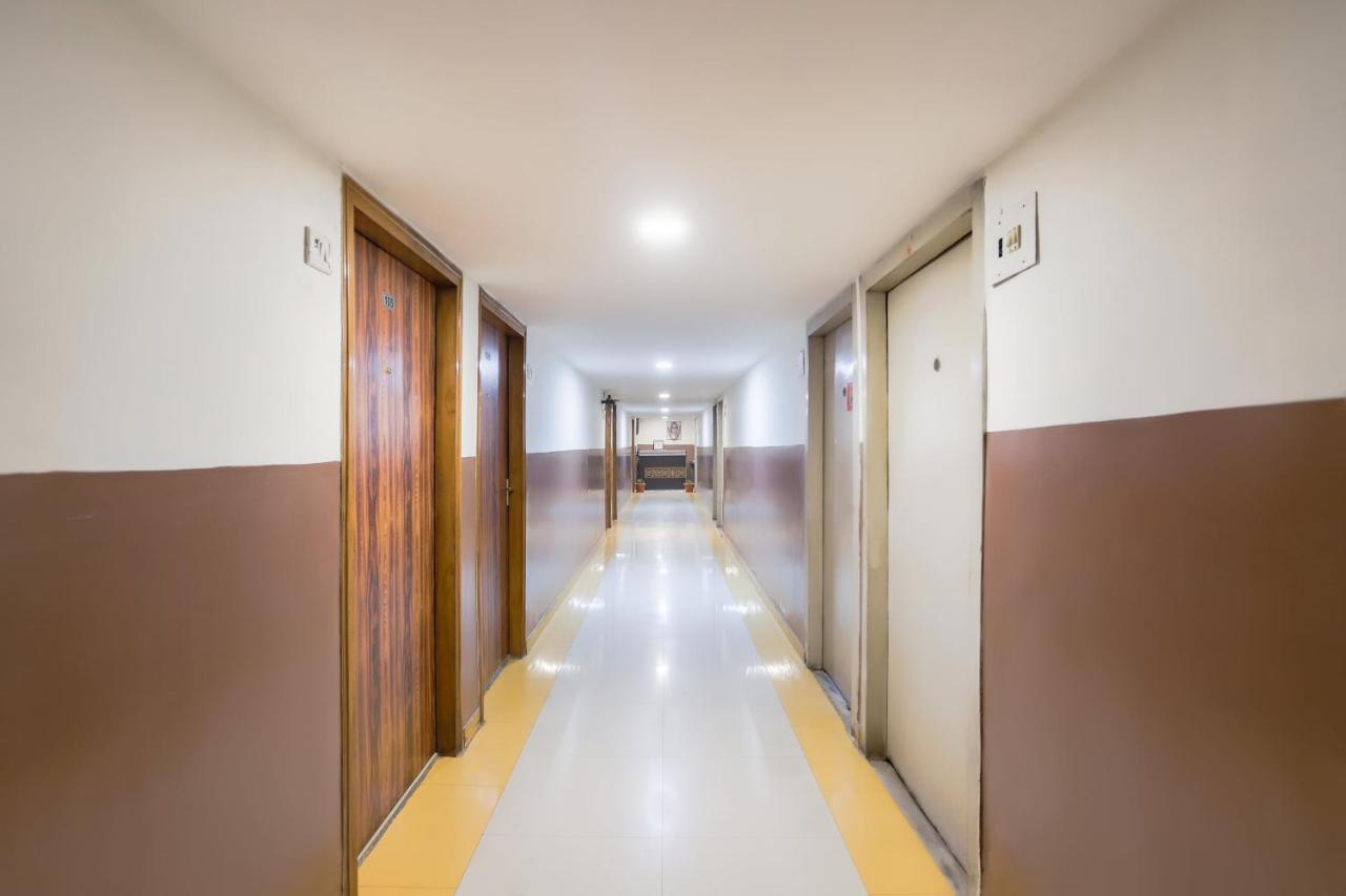 Oyo 72139 Rishi Satsang Bhawan Hotel Vrindavan Ngoại thất bức ảnh